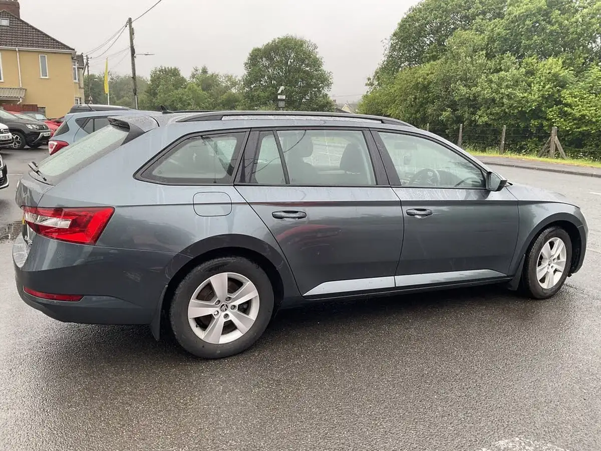 2018-skoda-superb-16tdi-s-ss-estate-big-3