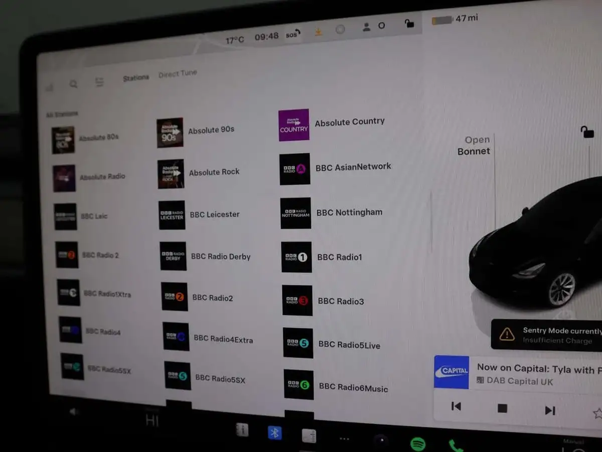 2022-tesla-model-3-e-rwd-big-33