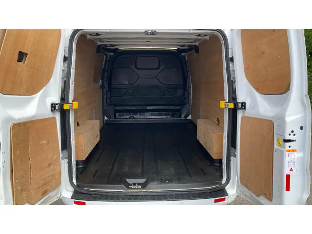 2023-ford-transit-custom-big-3