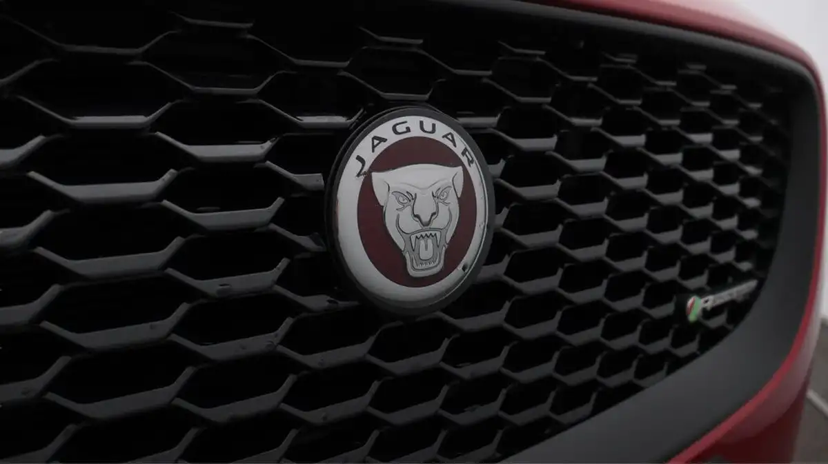 2018-jaguar-e-pace-20-i4d-r-dynamic-se-180ps-ss-big-23