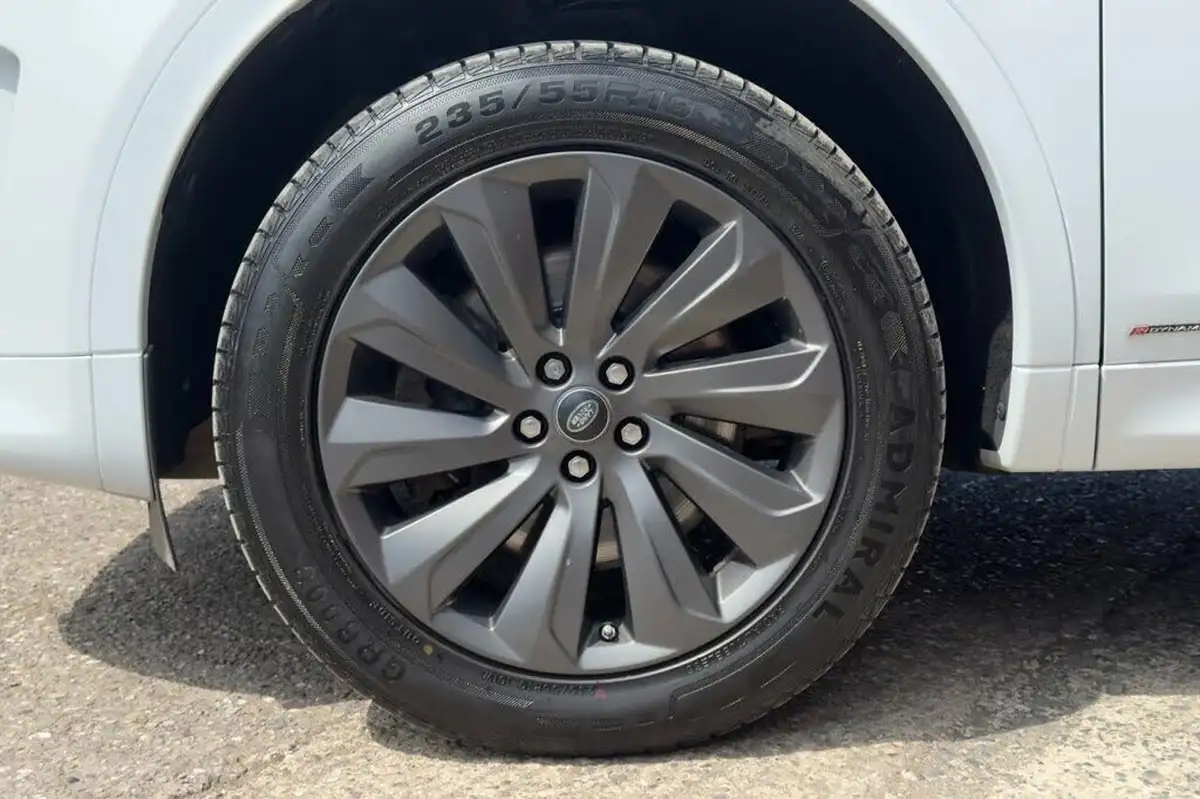 2019-land-rover-discovery-sport-20-d180-r-dynamic-se-big-43