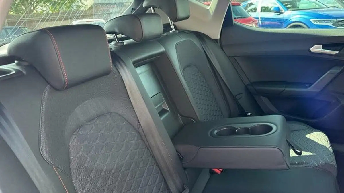 2025-seat-leon-15-e-hybrid-fr-hatchback-big-10