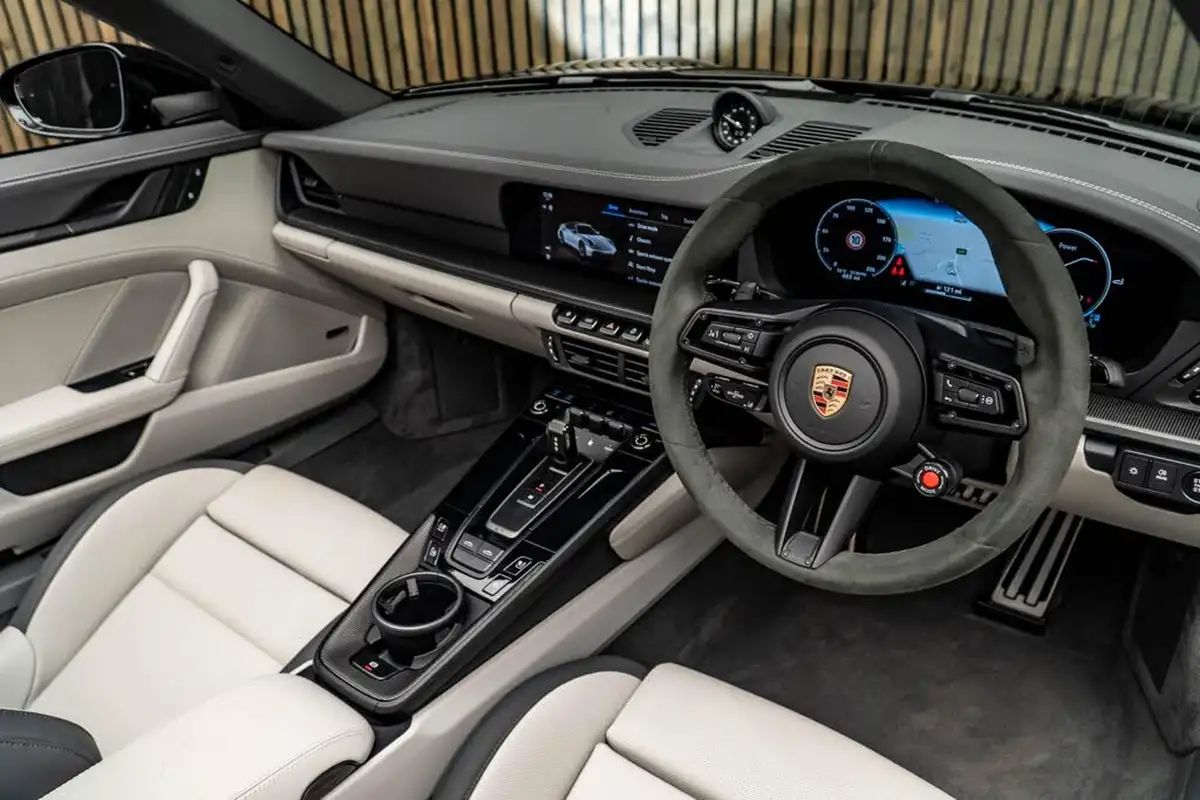 2025-porsche-911-30-targa-4-gts-541ps-3591cc-pdk-big-23