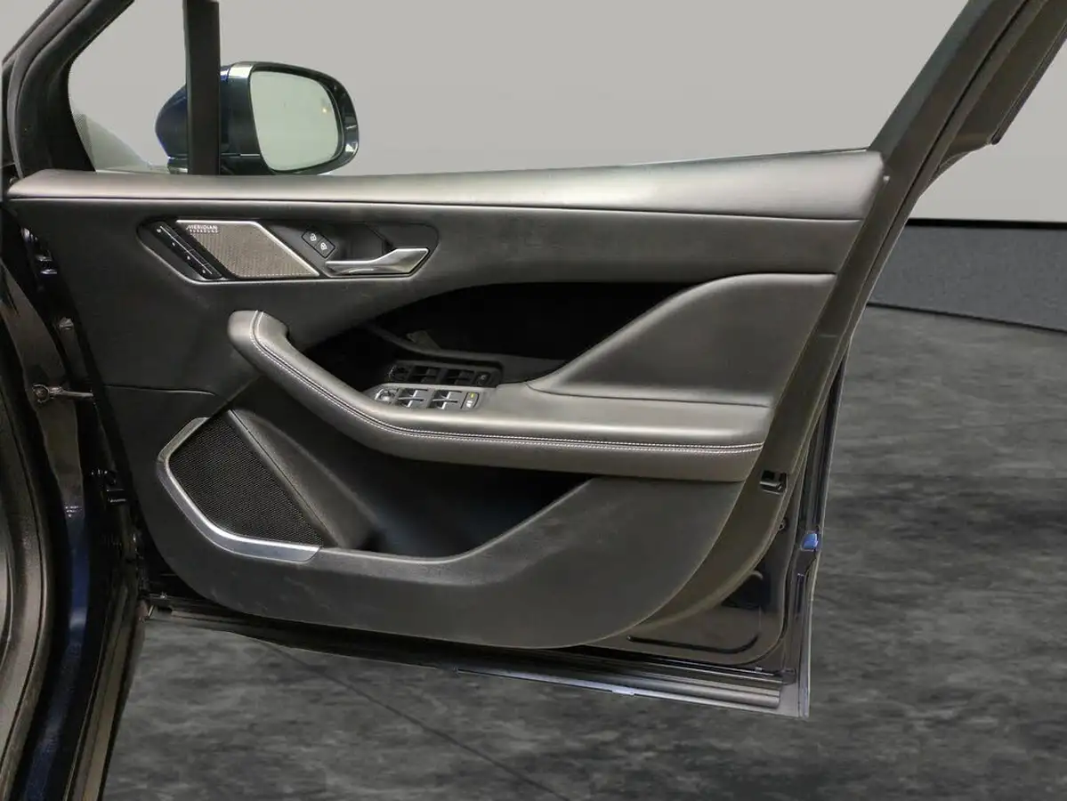 2020-jaguar-i-pace-ev400-hse-big-42