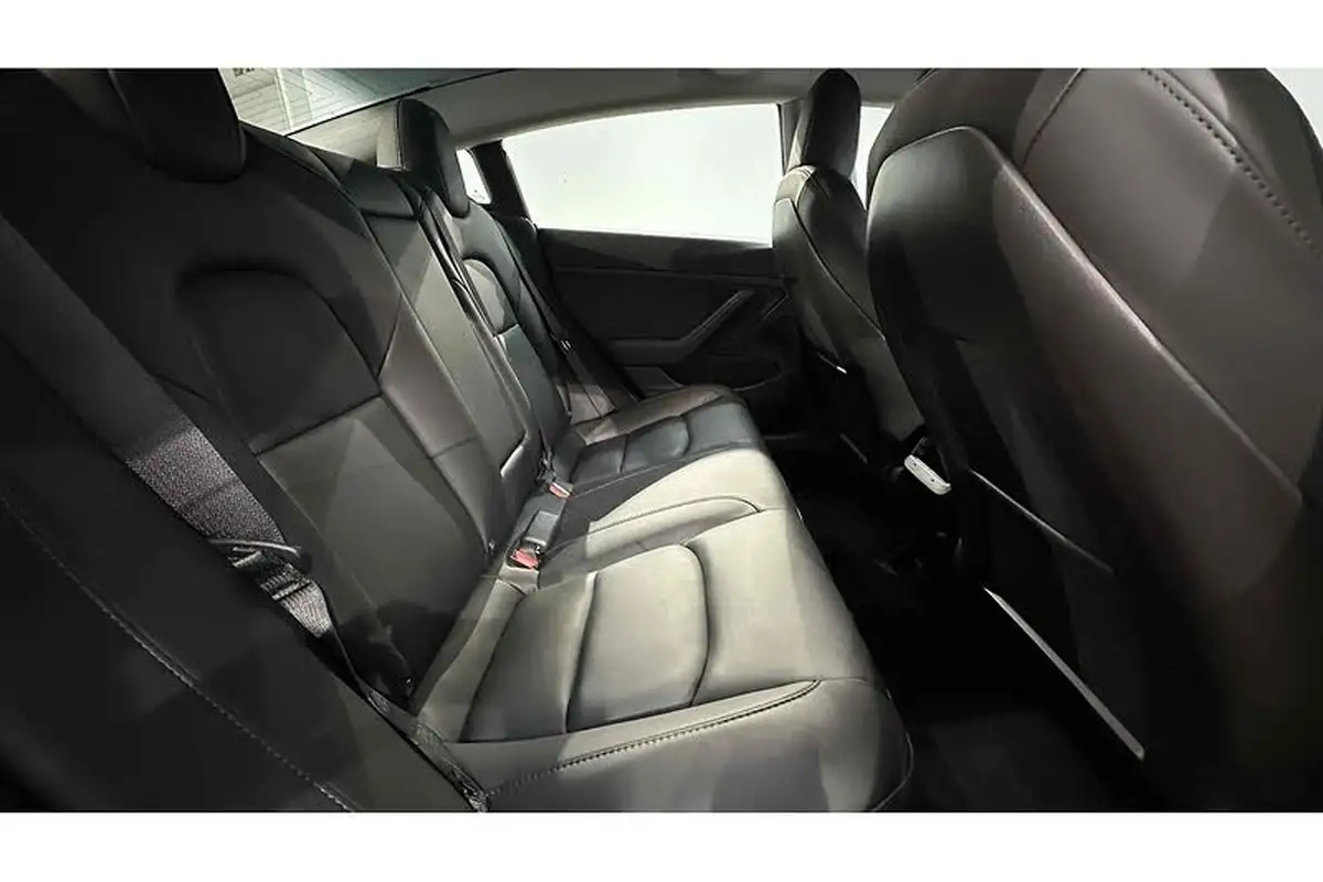 2020-tesla-model-3-e-long-range-big-27