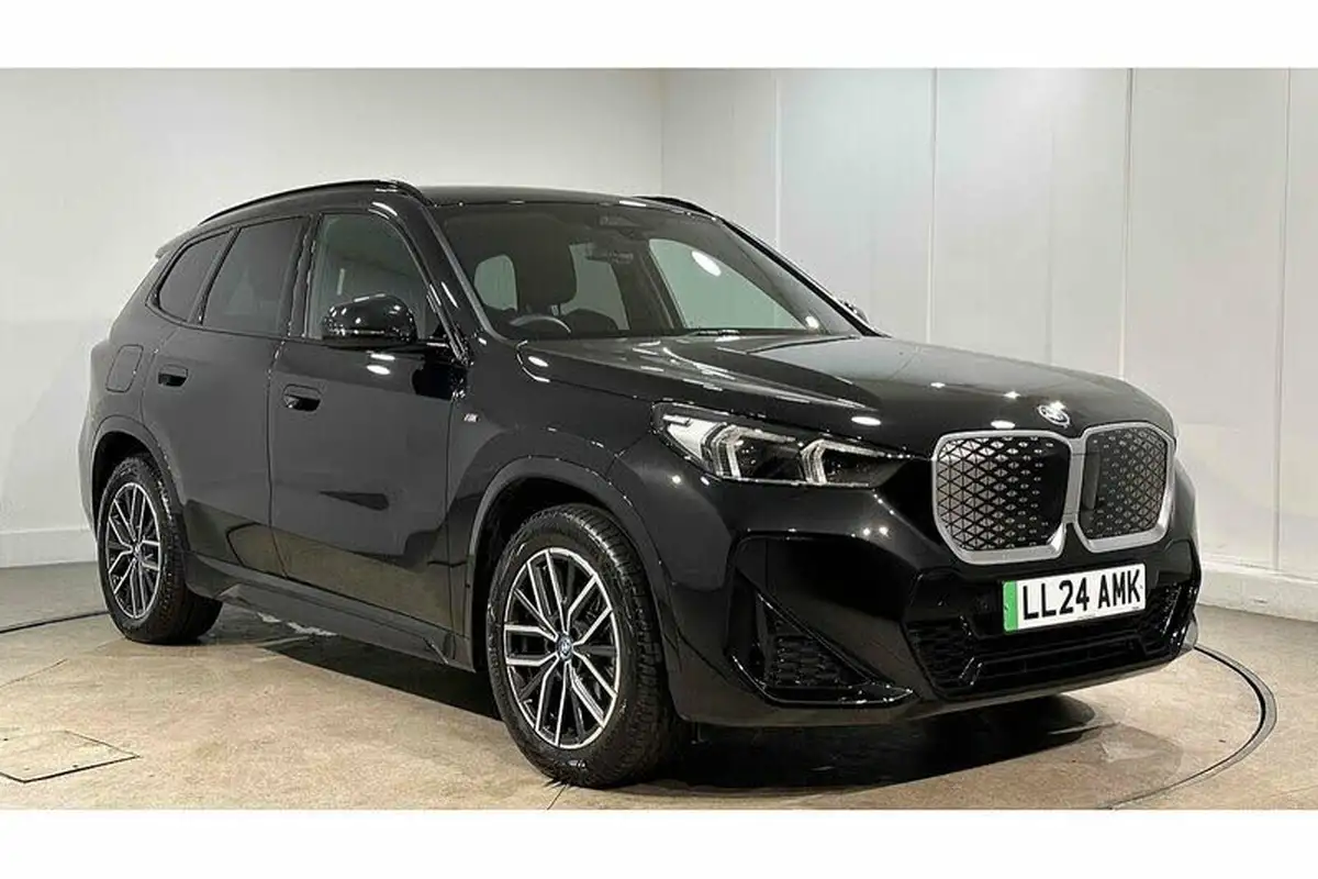 2024-bmw-ix1-e-edrive20-m-sport-big-10