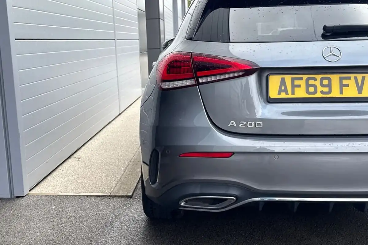 2019-mercedes-benz-a-class-13-a200-amg-line-premium-hatchback-5d-7g-dct-big-24