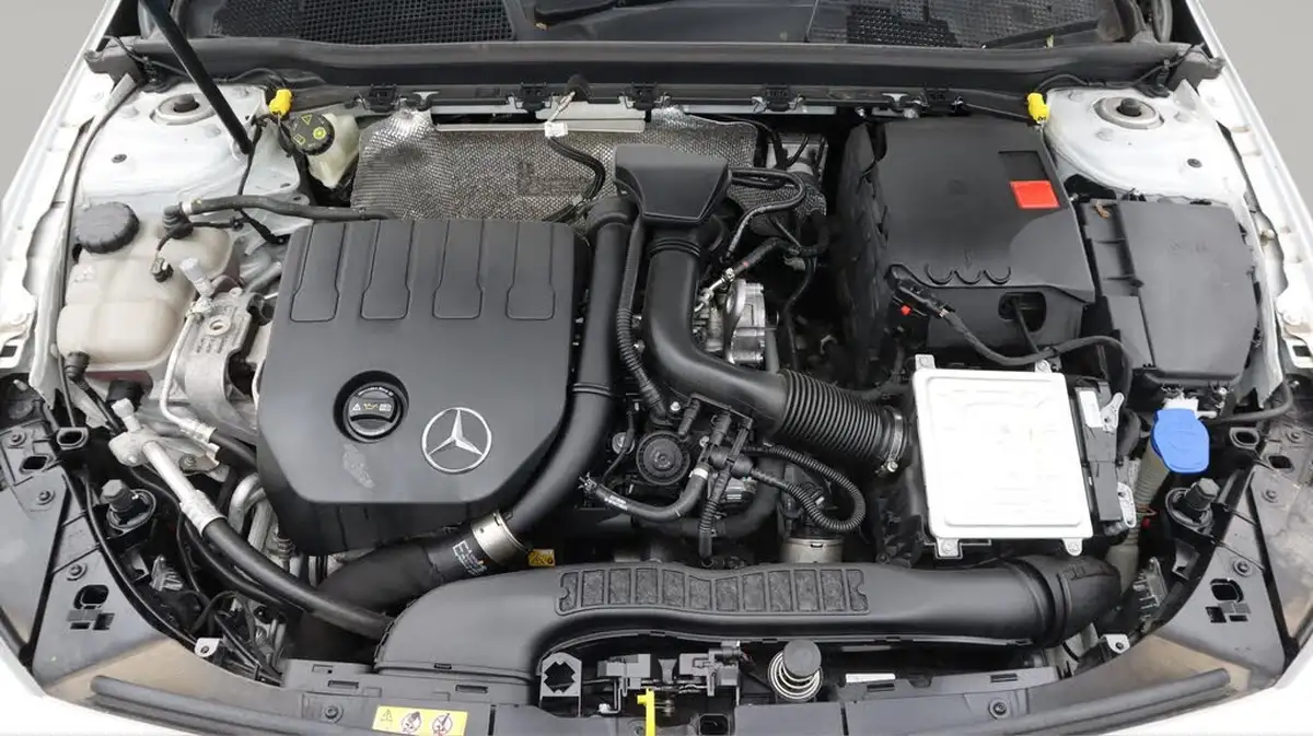 2019-mercedes-benz-a-class-13-a200-amg-line-premium-hatchback-5d-big-19