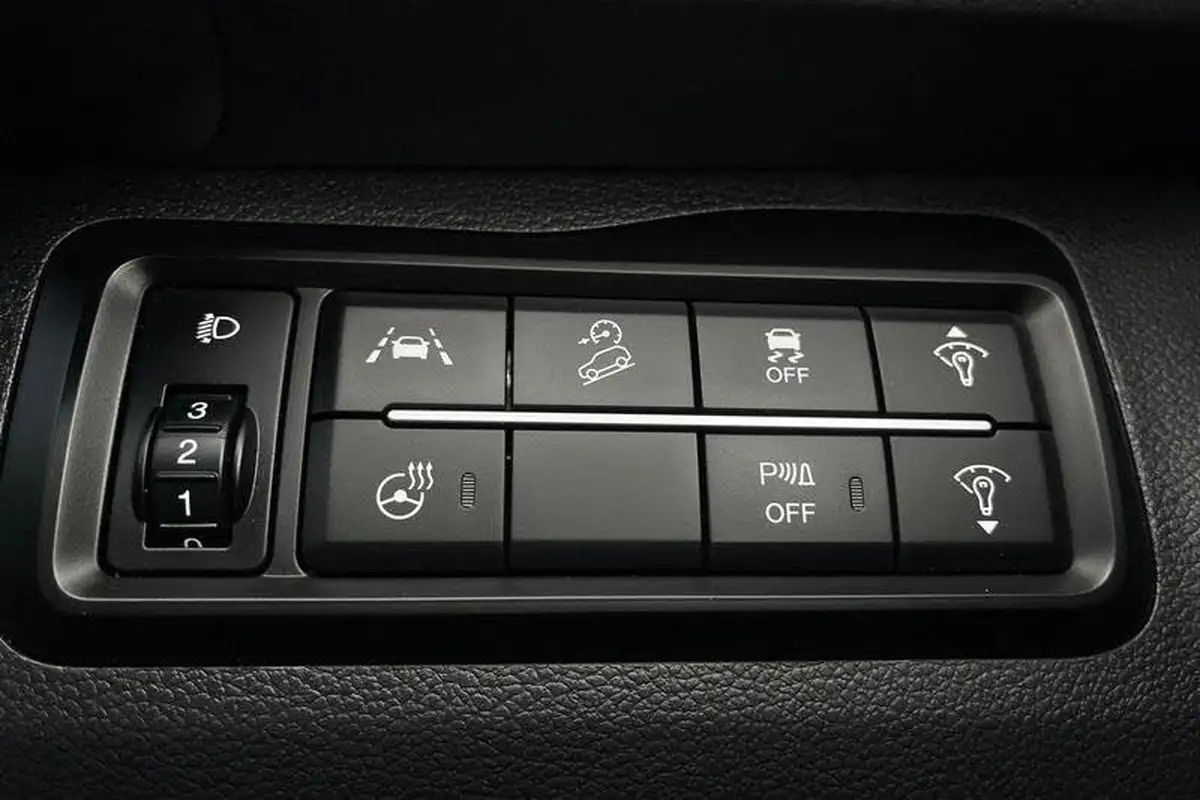 2024-kgm-ssangyong-tivoli-15-k40-big-21