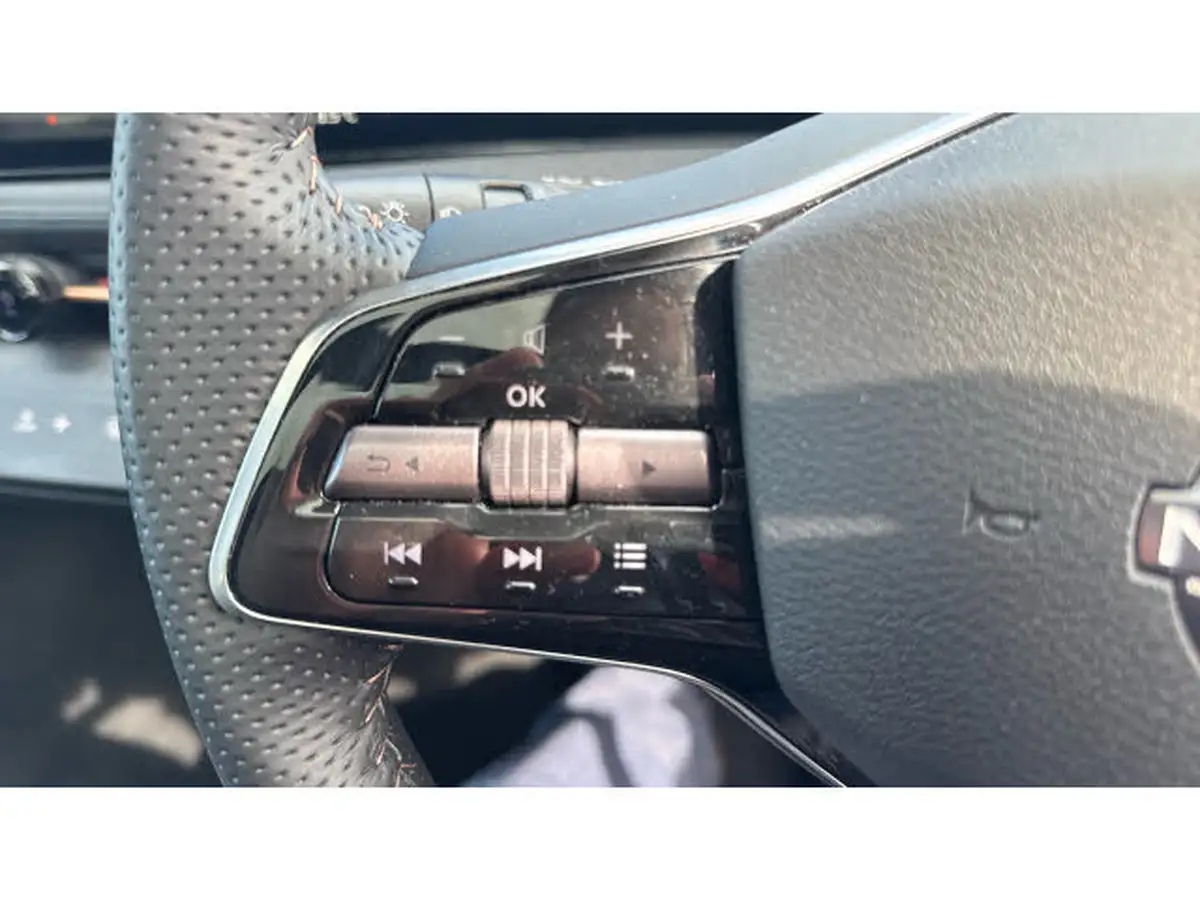 2024-nissan-ariya-e-advance-225kw-22kw-charger-e-4orce-big-24