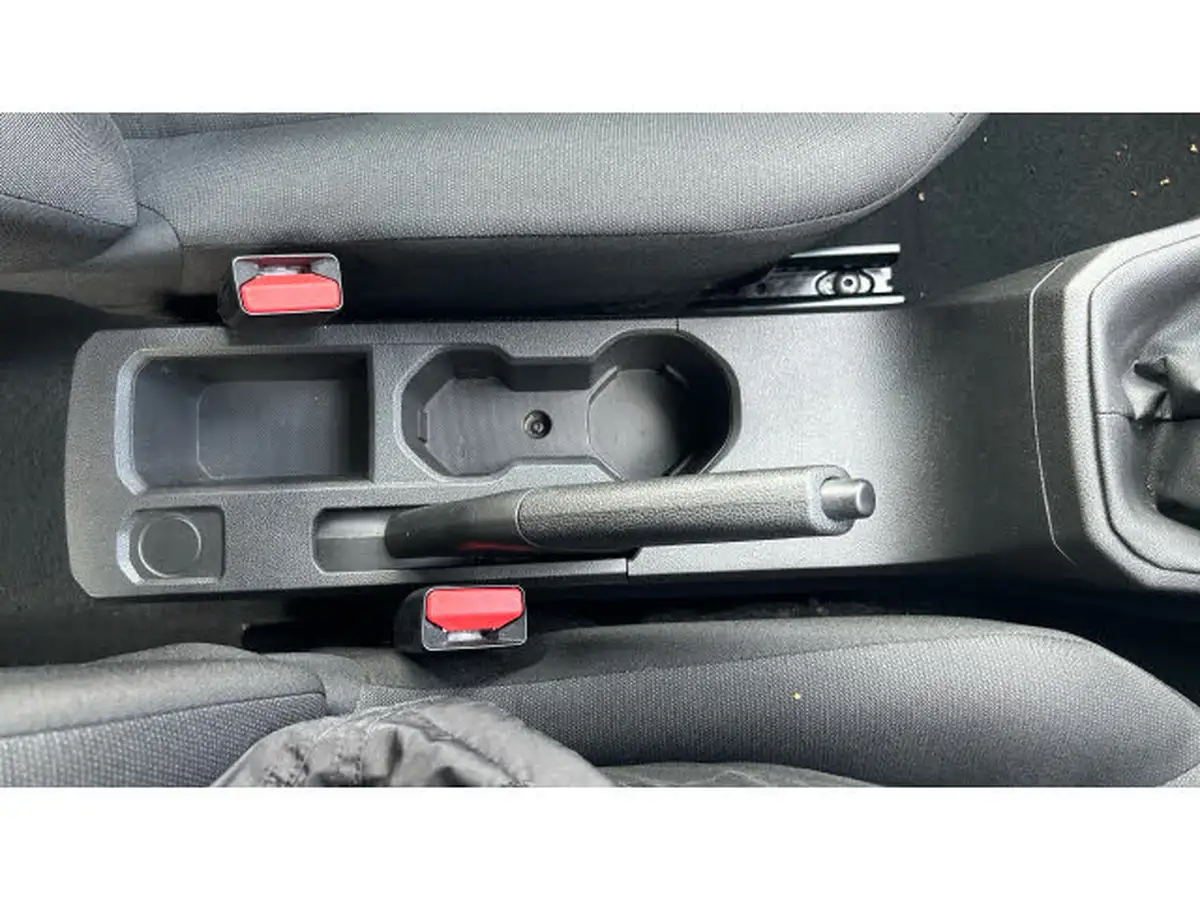 2022-dacia-sandero-10-sce-essential-big-31