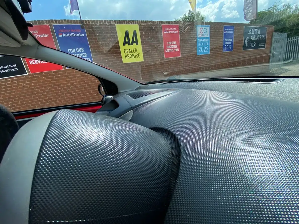 2011-citroen-c1-10-vtr-68-5d-big-30