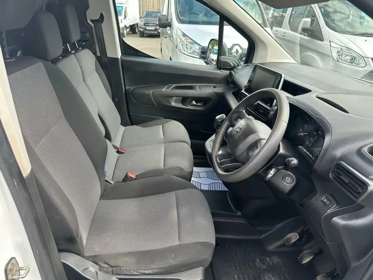 2019-citroen-berlingo-15bluehdi-1000-enterprise-100pseu6dt-e-panel-big-13