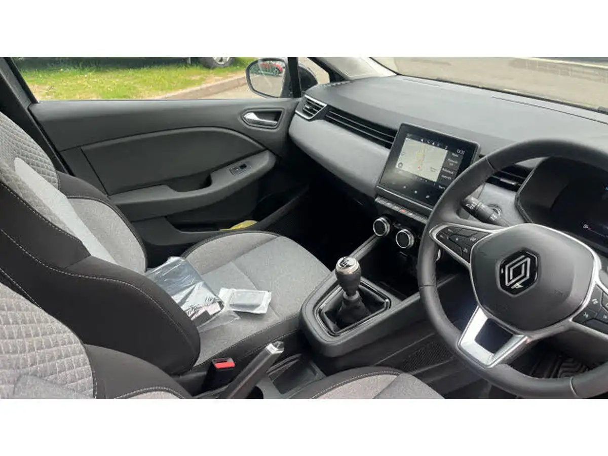 2024-renault-clio-10-tce-evolution-big-23
