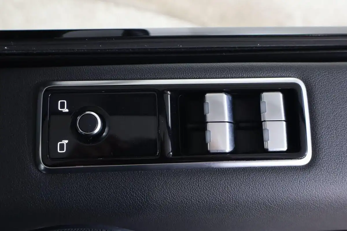2020-land-rover-range-rover-sport-20-p400e-hse-silver-big-26