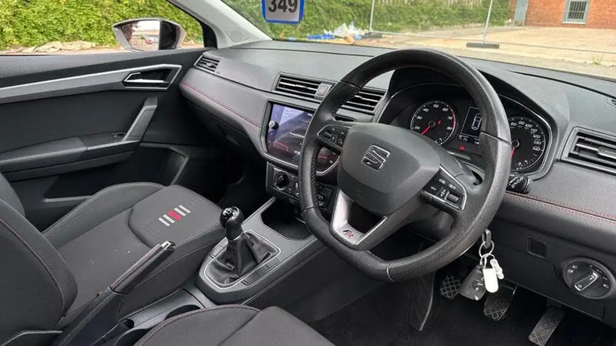 2019-seat-ibiza-10-mpi-fr-big-5