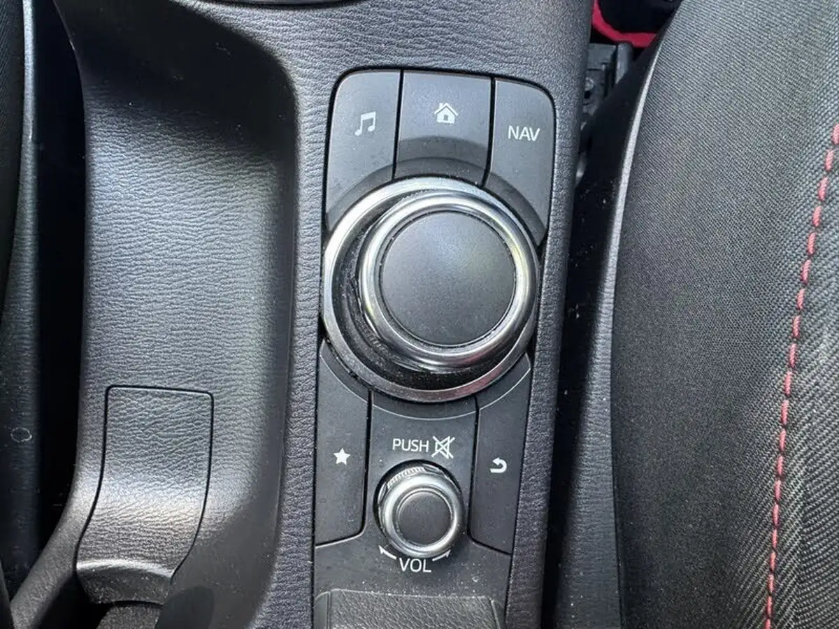 2016-mazda-mazda2-15td-sport-nav-big-30