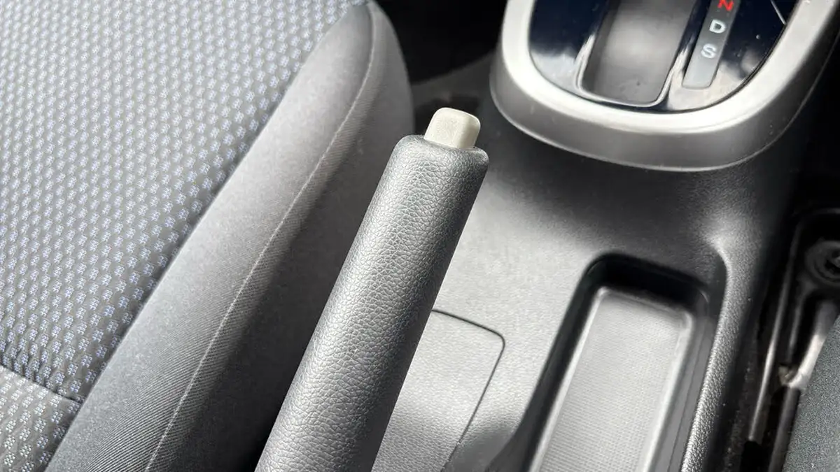 2019-honda-jazz-13-i-vtec-se-navi-cvt-big-20