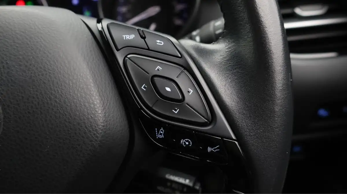 2020-toyota-c-hr-18-vvt-i-design-big-26