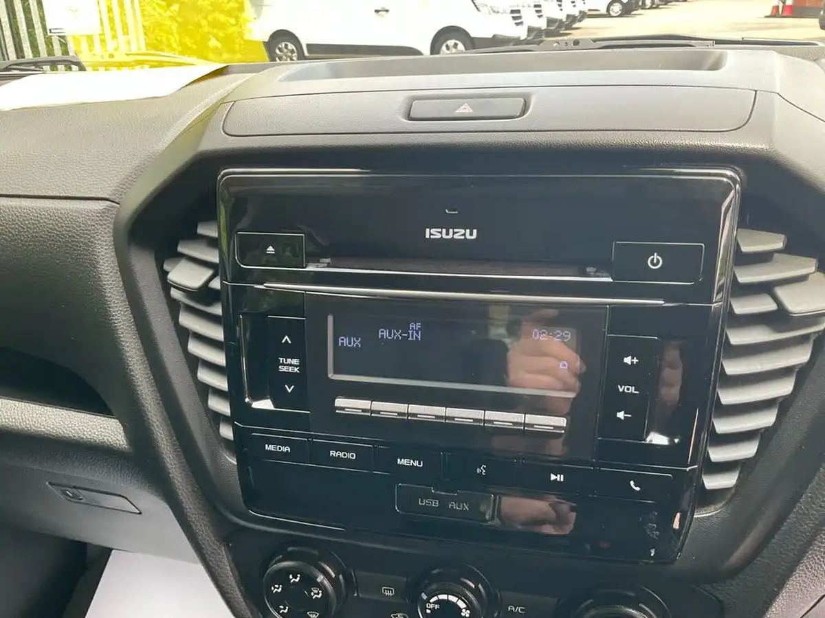2021-isuzu-d-max-19td-utility-4x4-double-pickup-big-17