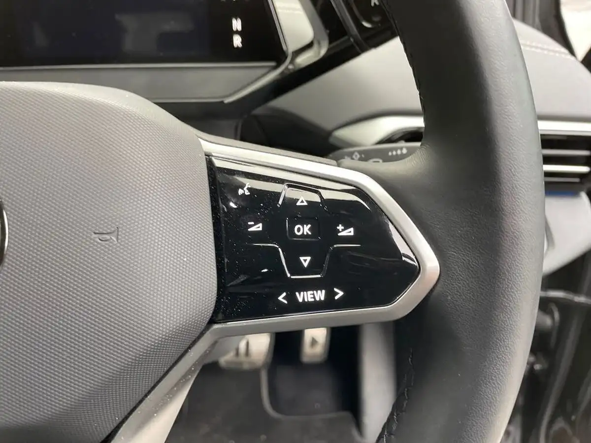 2023-volkswagen-id5-e-tech-204ps-performance-big-16