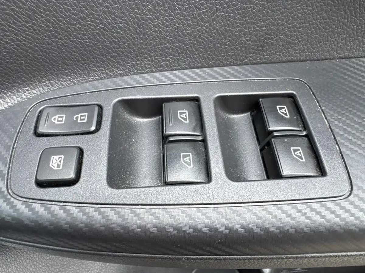 2019-mitsubishi-eclipse-cross-15-exceed-4wd-auto-big-21