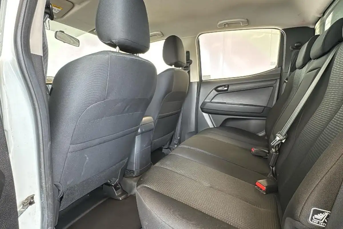 2019-isuzu-d-max-19td-utility-4x4-double-pickup-big-18
