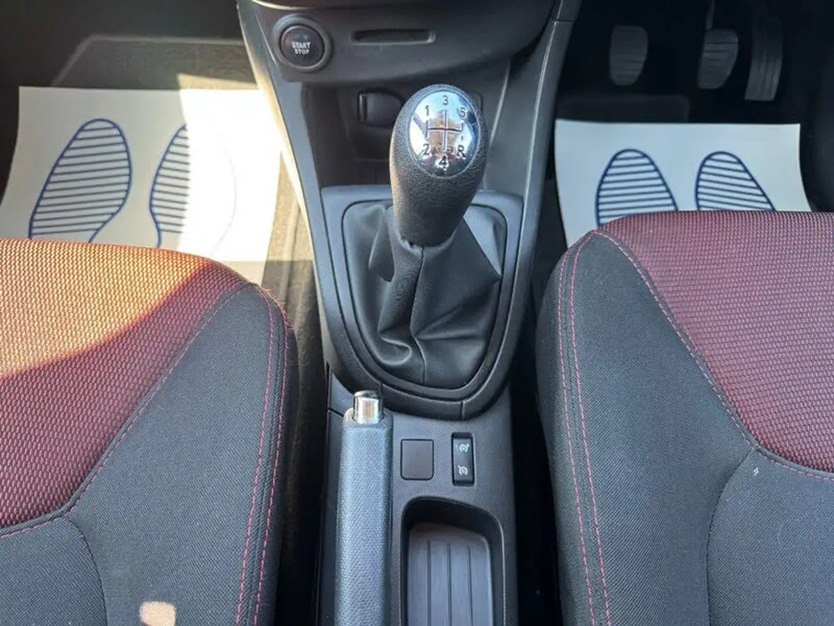 2013-renault-clio-12-16v-expression-hatchback-5d-big-23