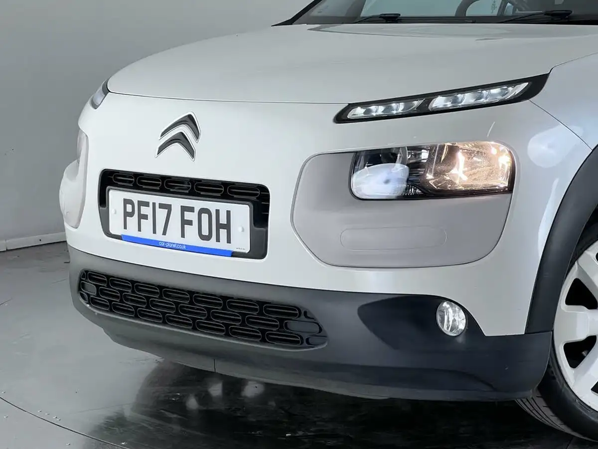 2017-citroen-c4-cactus-16bluehdi-w-big-30