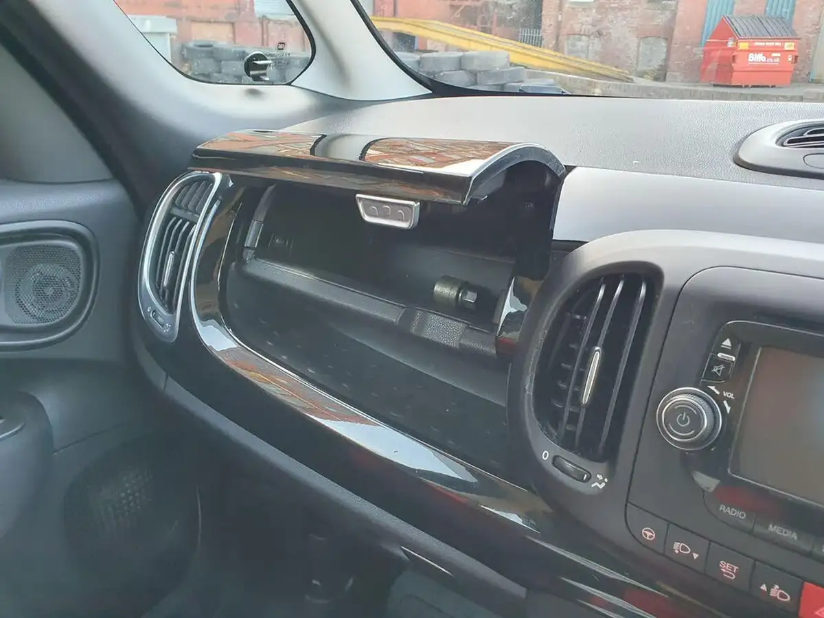 2015-fiat-500l-13-multijet-pop-star-mpw-85bhp-mpv-dualogic-big-32