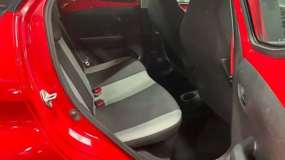 2018-toyota-aygo-10-vvt-i-x-play-71bhp-5d-x-shift-big-9
