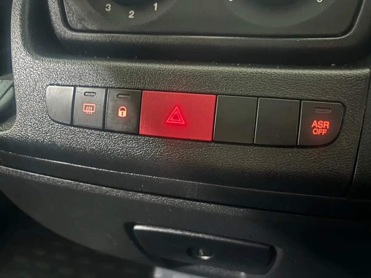 2022-peugeot-boxer-22-bluehdi-professional-335-l3-h2-panel-big-11