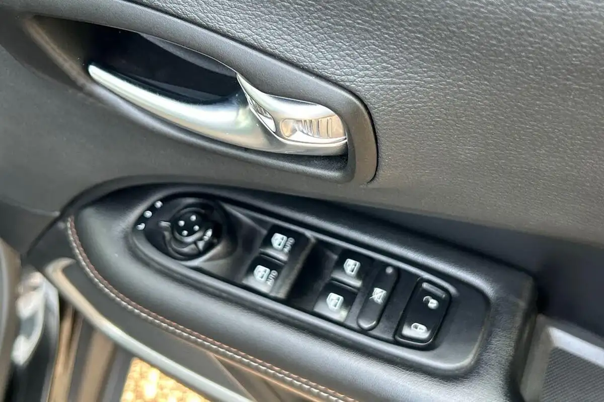 2021-jeep-compass-14-multiair-ii-longitude-168bhp-4x4-auto-big-17