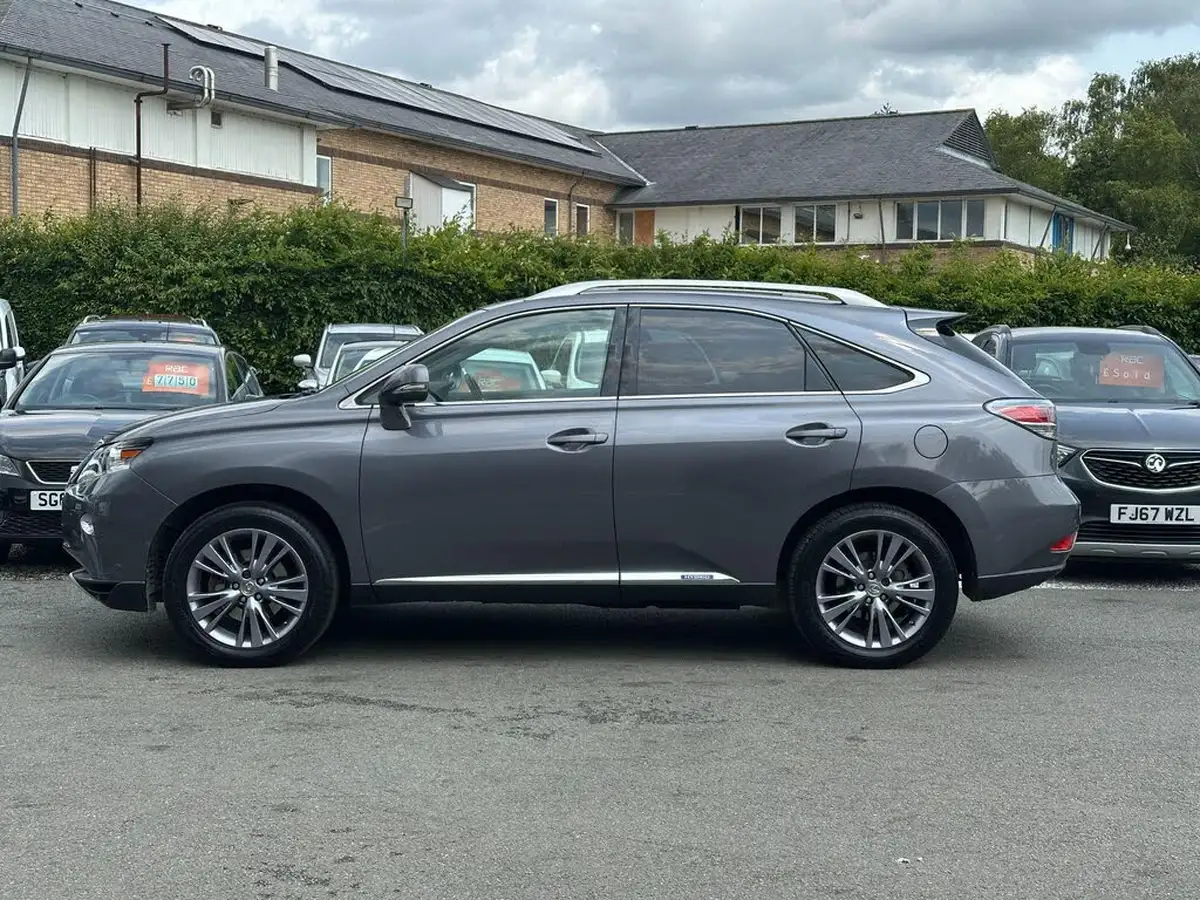 2013-lexus-rx-450h-35-luxury-big-3
