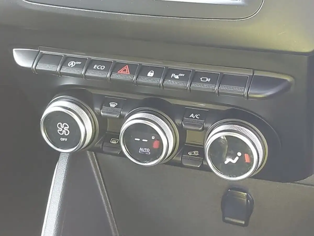 2021-dacia-duster-13-tce-prestige-150bhp-1333cc-big-17