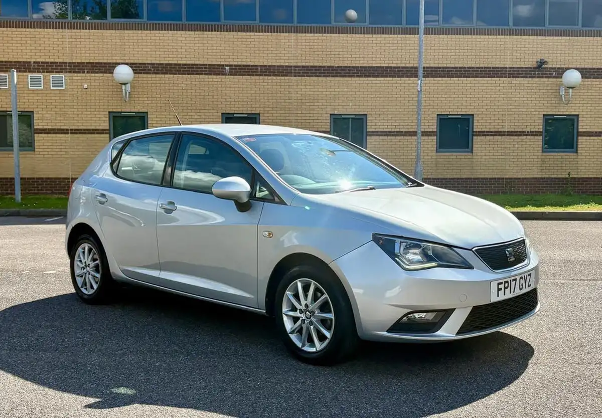 2017-seat-ibiza-10-ecotsi-se-hatchback-5d-big-7