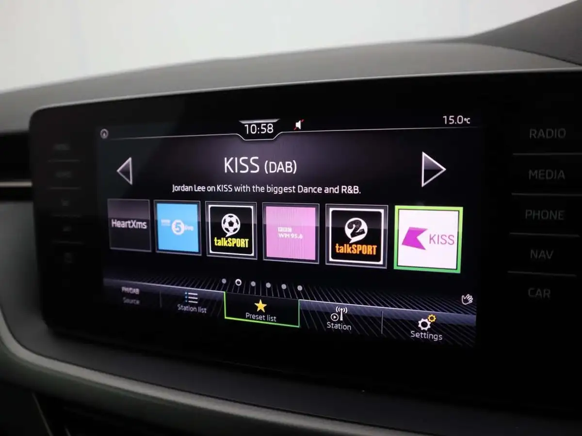2022-skoda-scala-10-tsi-se-l-95ps-big-18