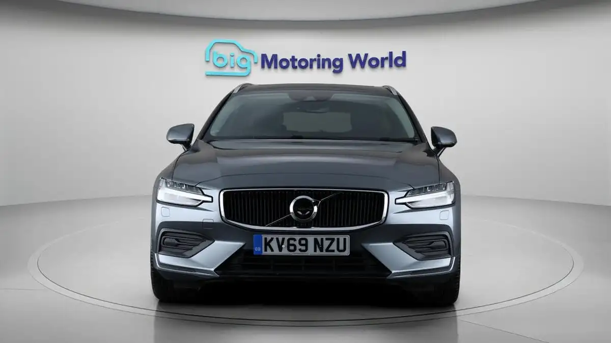 2019-volvo-v60-20-t5-momentum-plus-big-1
