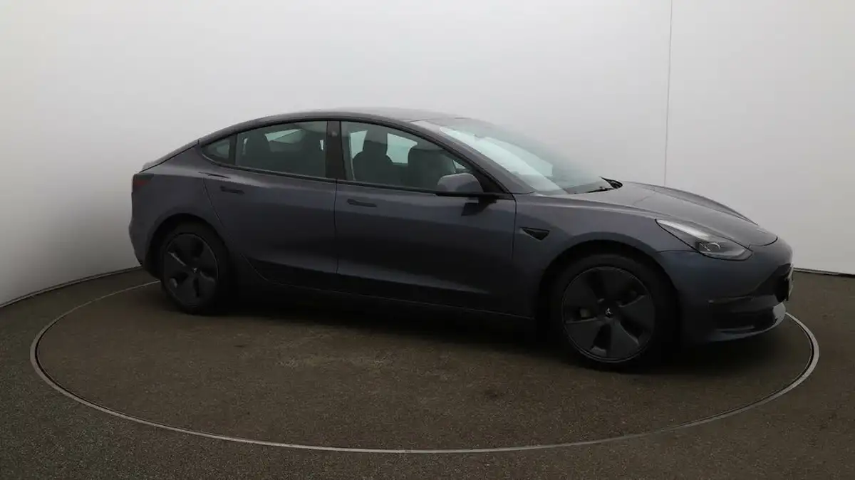 2021-tesla-model-3-e-long-range-awd-big-38