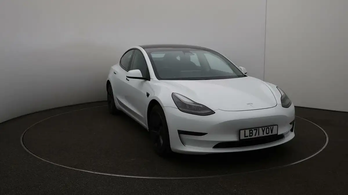 2021-tesla-model-3-e-long-range-awd-big-40
