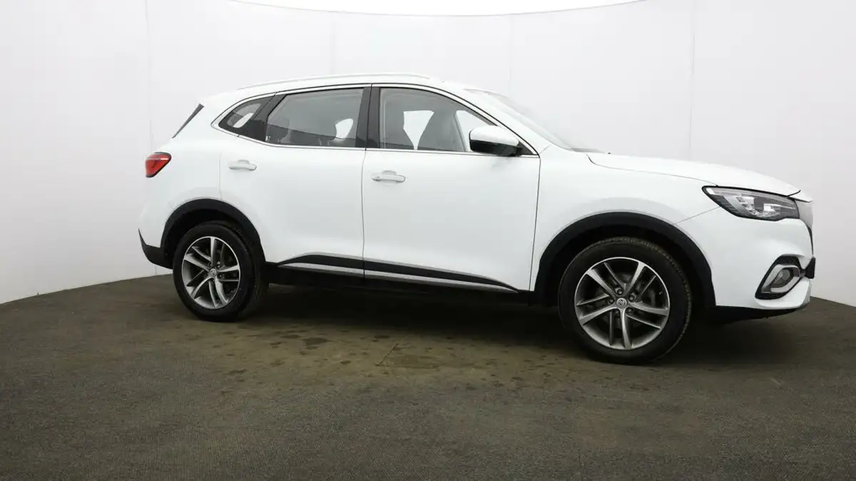 2022-mg-hs-15t-gdi-exclusive-162ps-dct-big-41