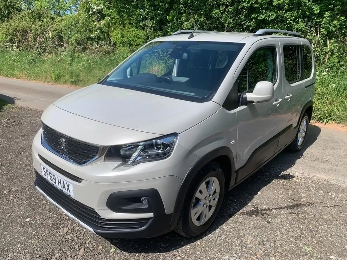 2019-peugeot-rifter-15-bluehdi-allure-100bhp-standard-big-16