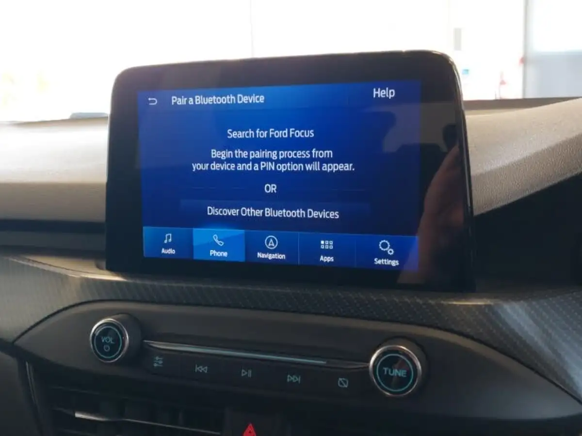 2020-ford-focus-10t-st-line-x-hatchback-big-18