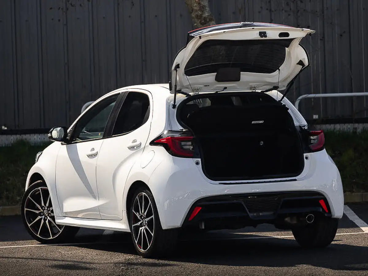 2022-toyota-yaris-15-vvt-i-gr-sport-big-13