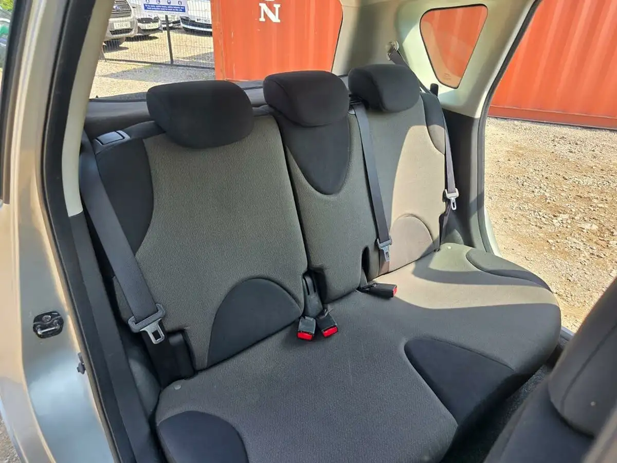2010-nissan-note-16-visia-ac-auto-big-26