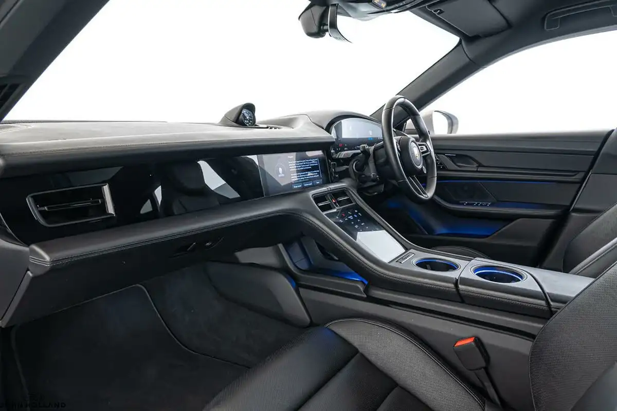 2021-porsche-taycan-e-4s-571ps-performance-battery-plus-big-11
