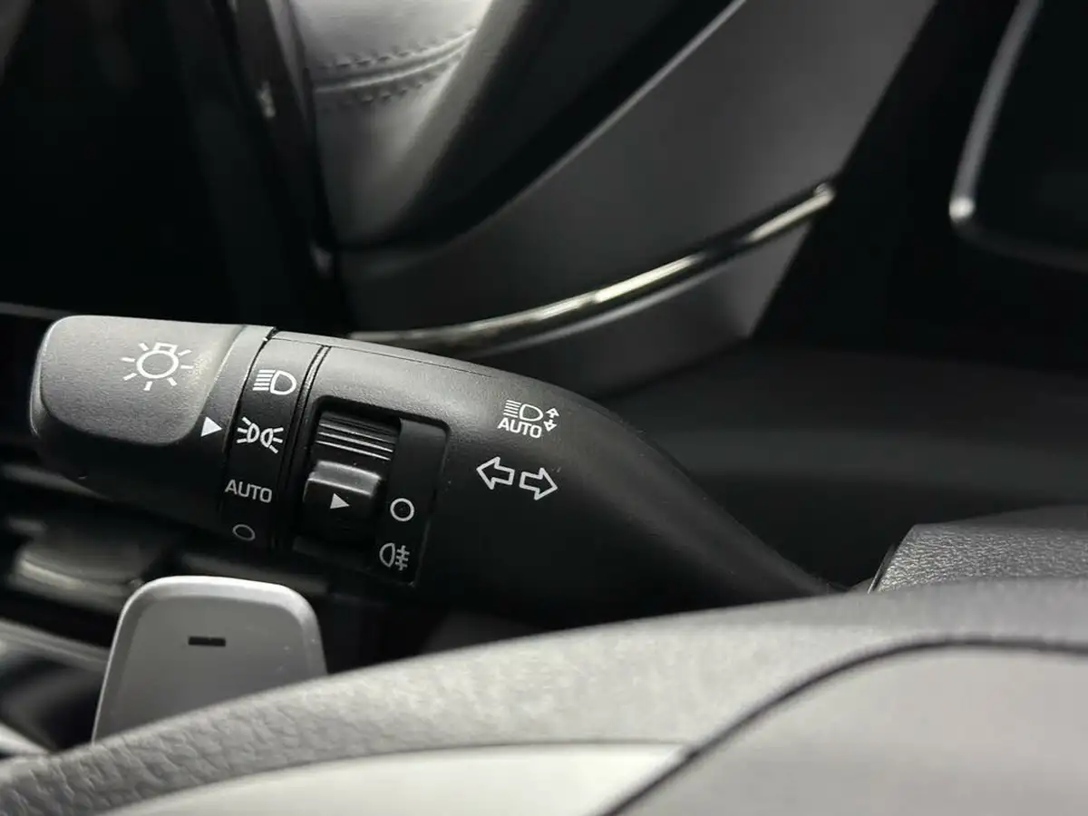 2020-hyundai-ioniq-16-gdi-premium-se-hybrid-big-10