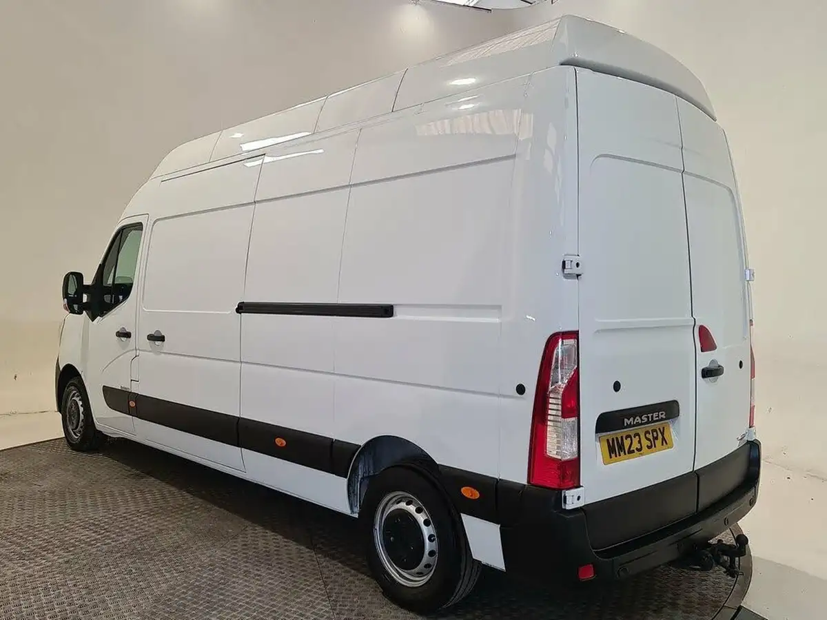2023-renault-master-23dci-lh35-135-business-big-2