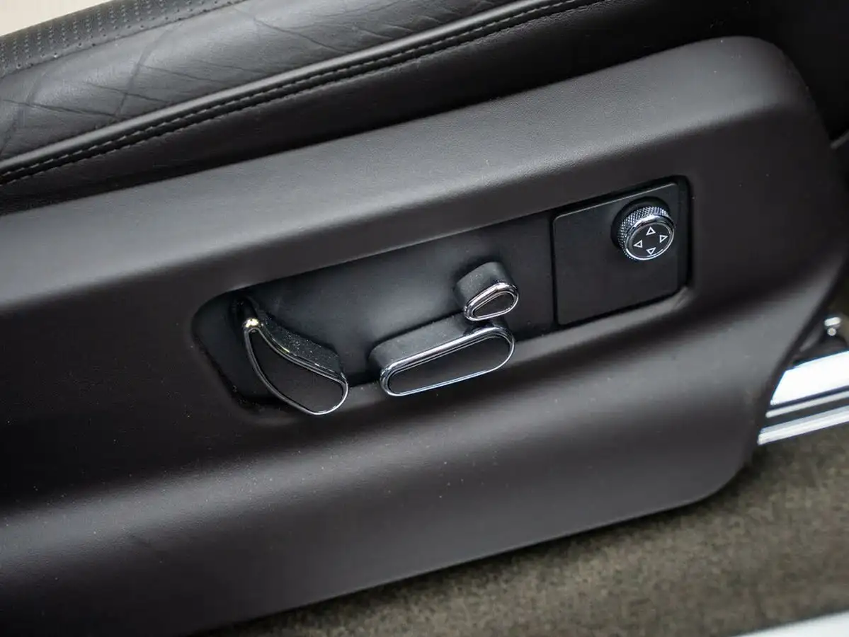 2022-bentley-bentayga-40-v8-s-big-13