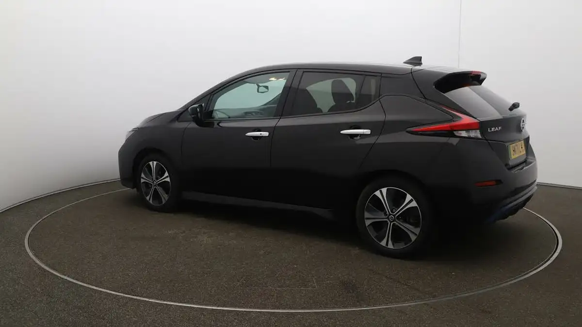 2021-nissan-leaf-e-tekna-big-29
